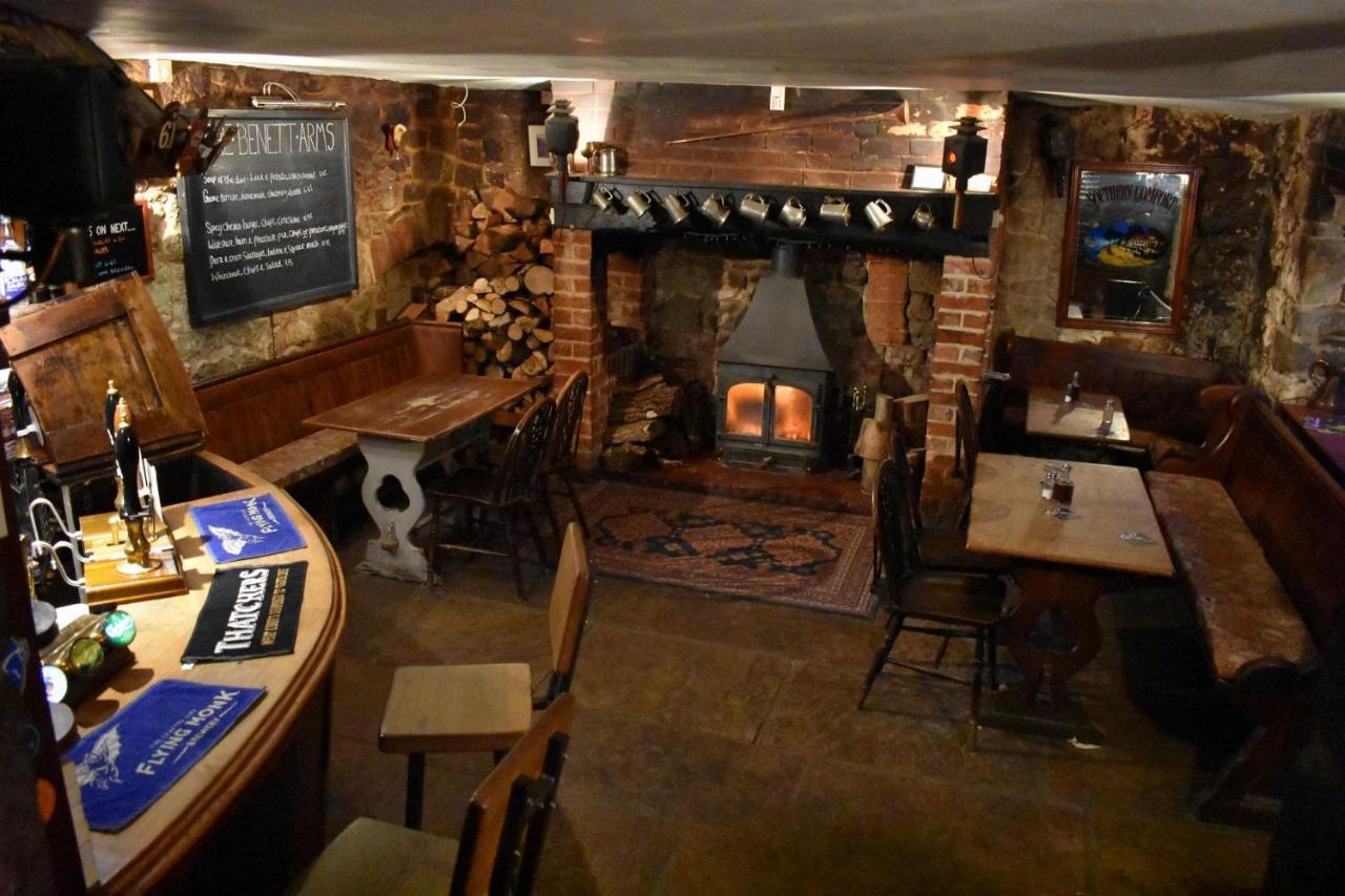 The Benett Arms Bed & Breakfast Шафтсбъри Екстериор снимка